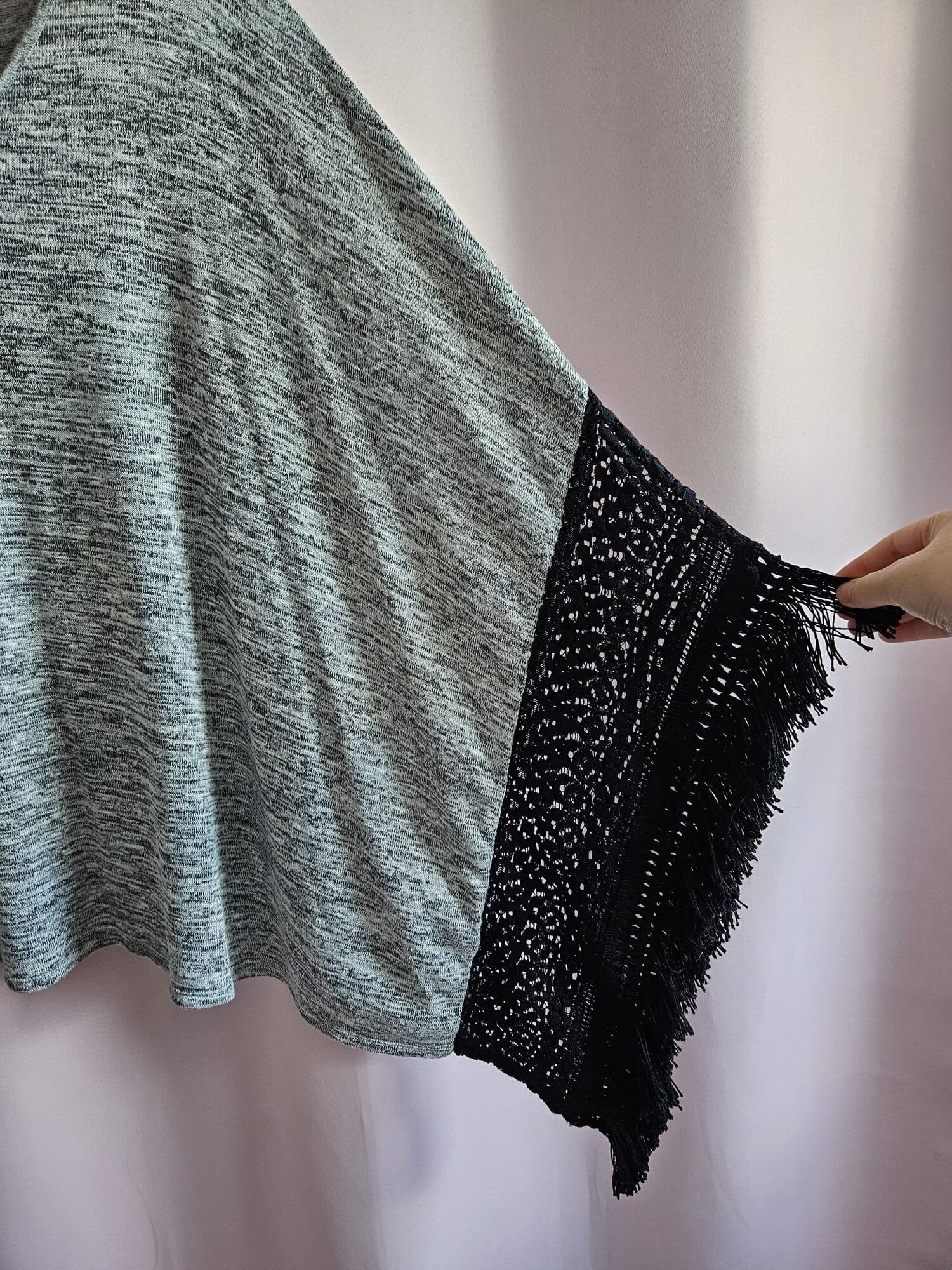 Ponczo boho z dekoltem V i ażutowymi rękawami uniwersalny - obrazek 3