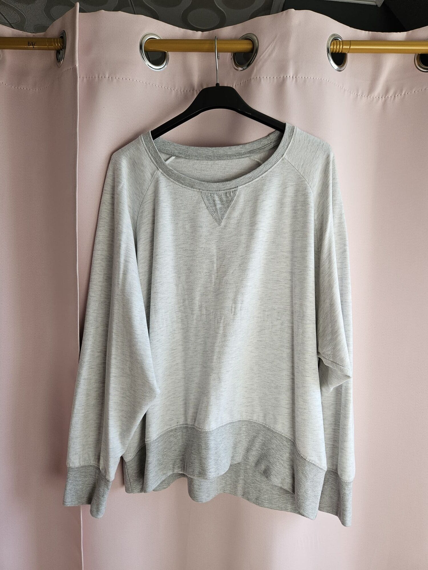 Jasnoszary sweter L - obrazek 2