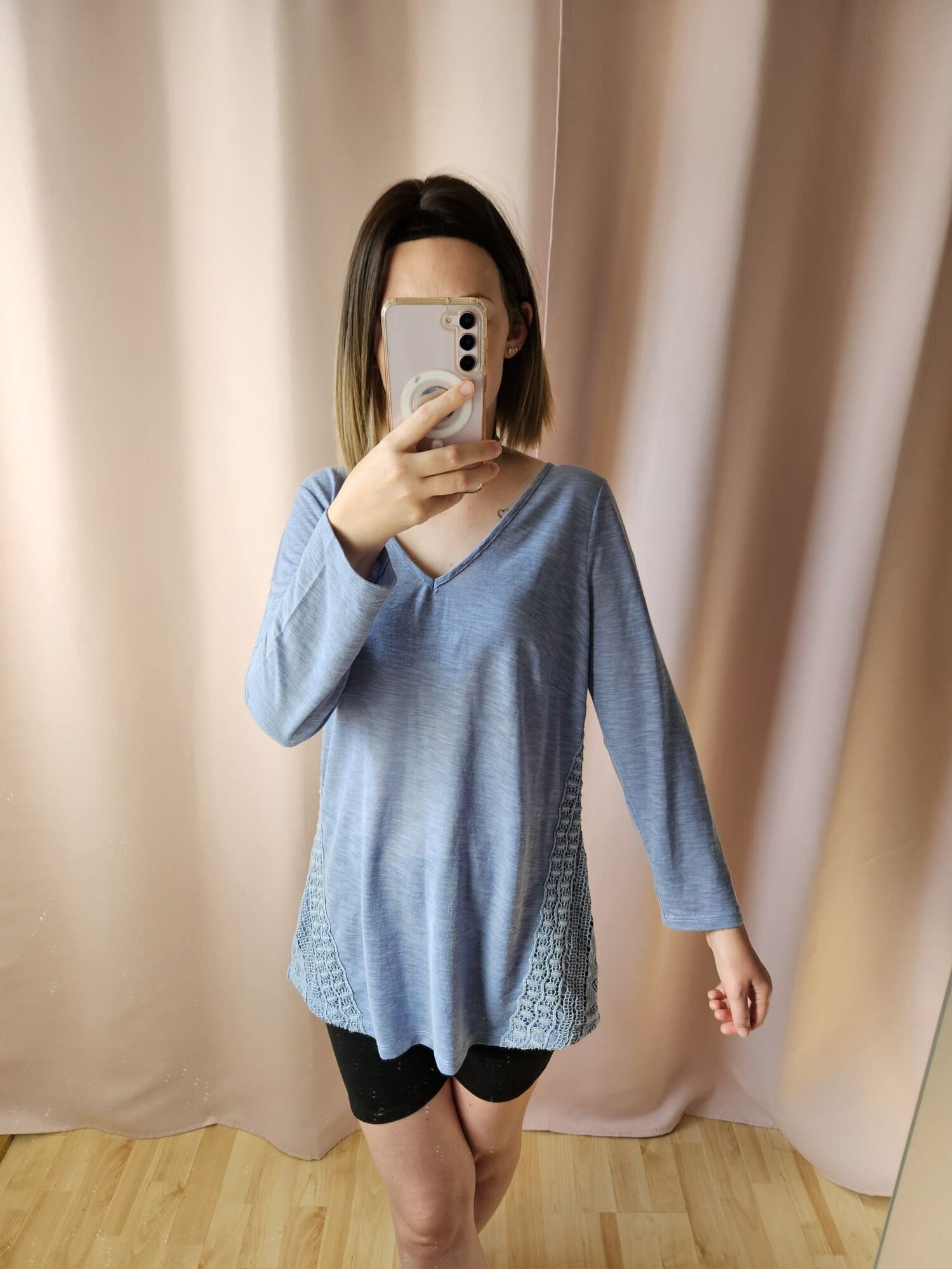 Niebieska tunika z koronkowymi detalami XL